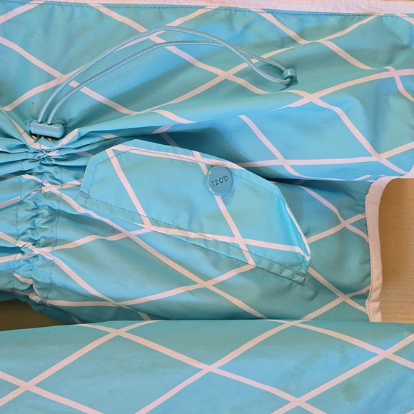 Izod Golf lined windbreaker. Wonderful zipper details. Cinched waist. - Picture 4 of 6